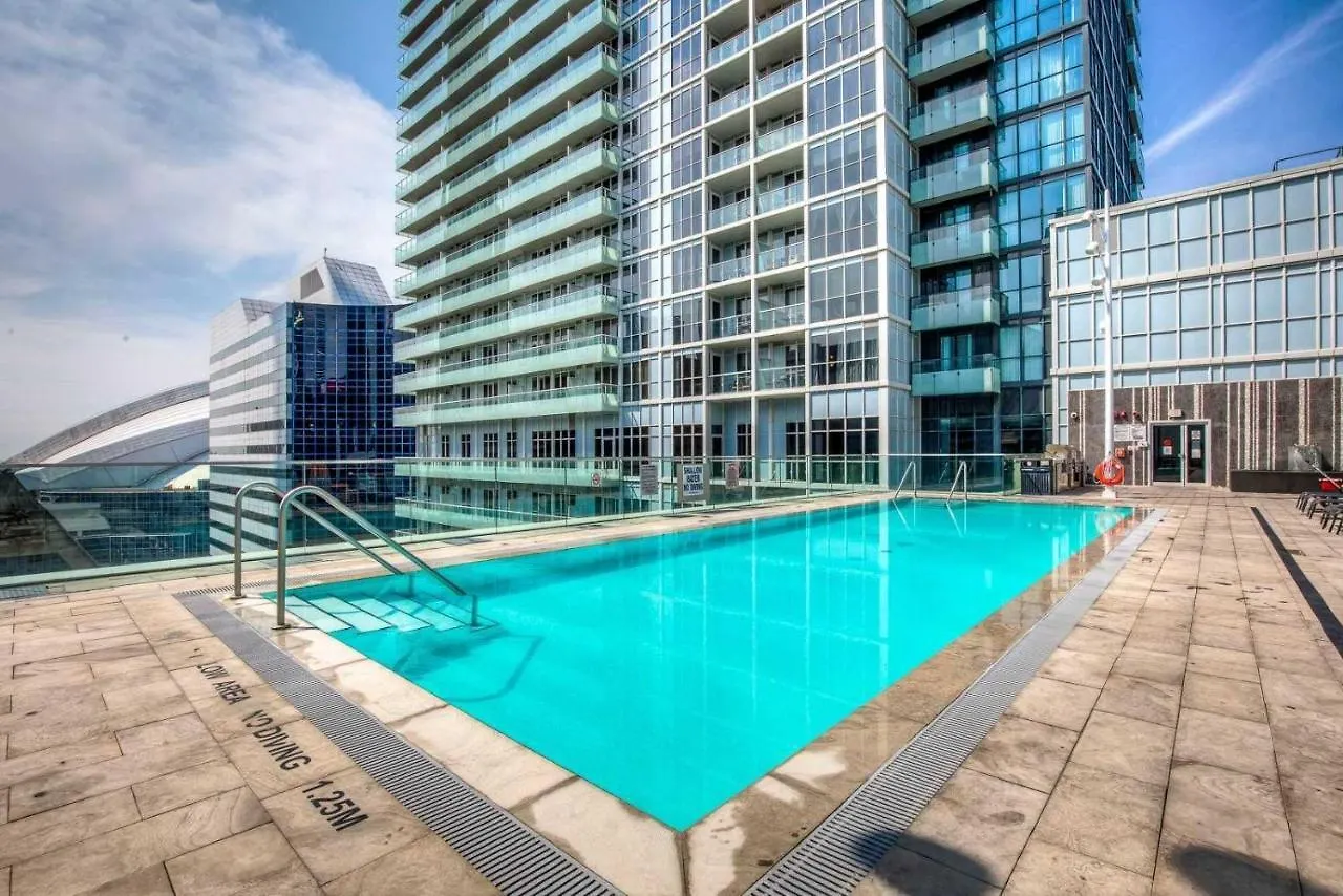 Downtown Toronto Cn Tower Suites