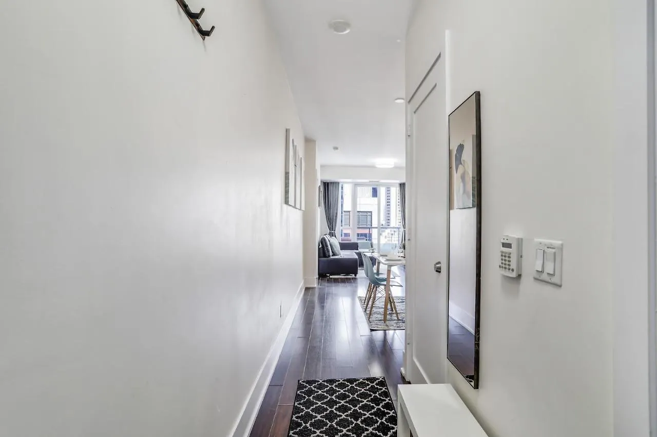 Downtown Toronto Cn Tower Suites