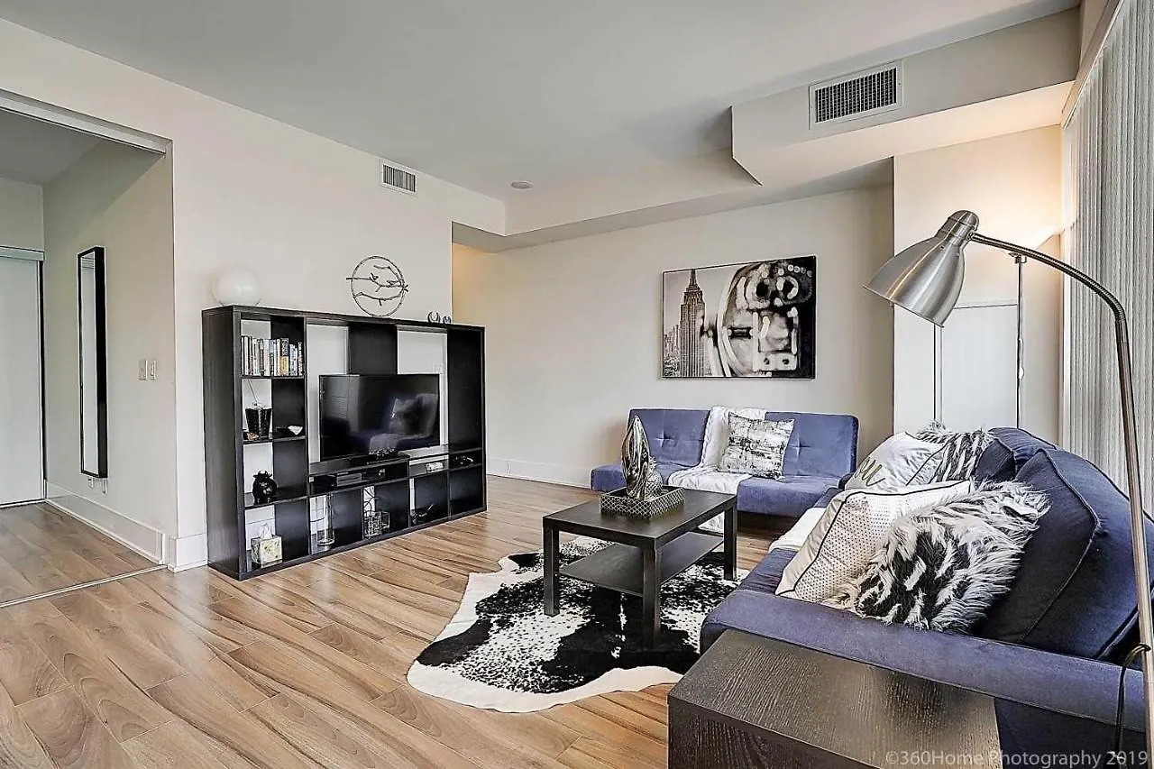 Downtown Toronto Cn Tower Suites